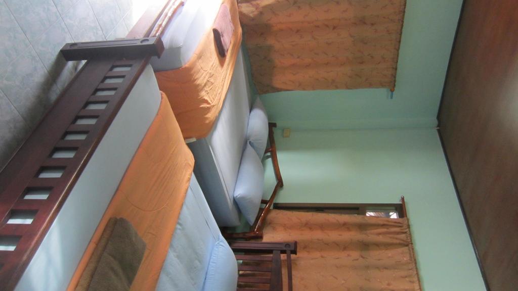 Charung Beach Haad Rin Exterior photo