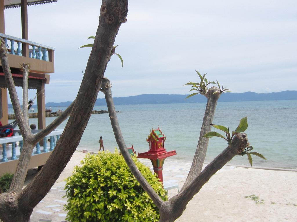 Charung Beach Haad Rin Exterior photo