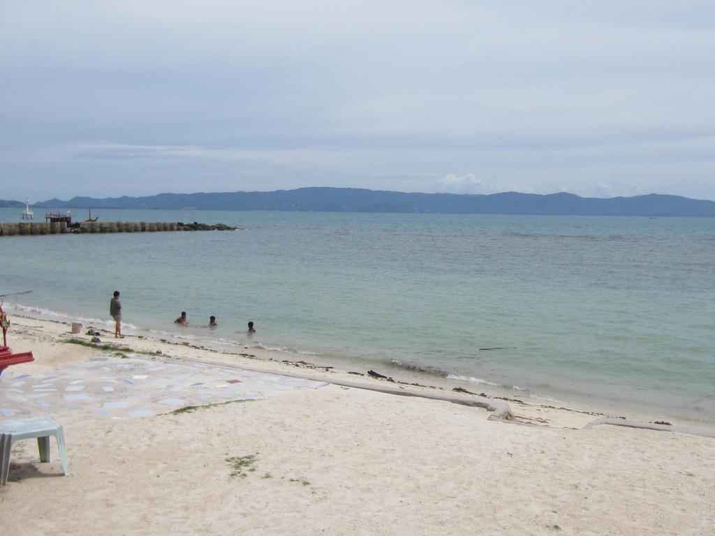 Charung Beach Haad Rin Exterior photo