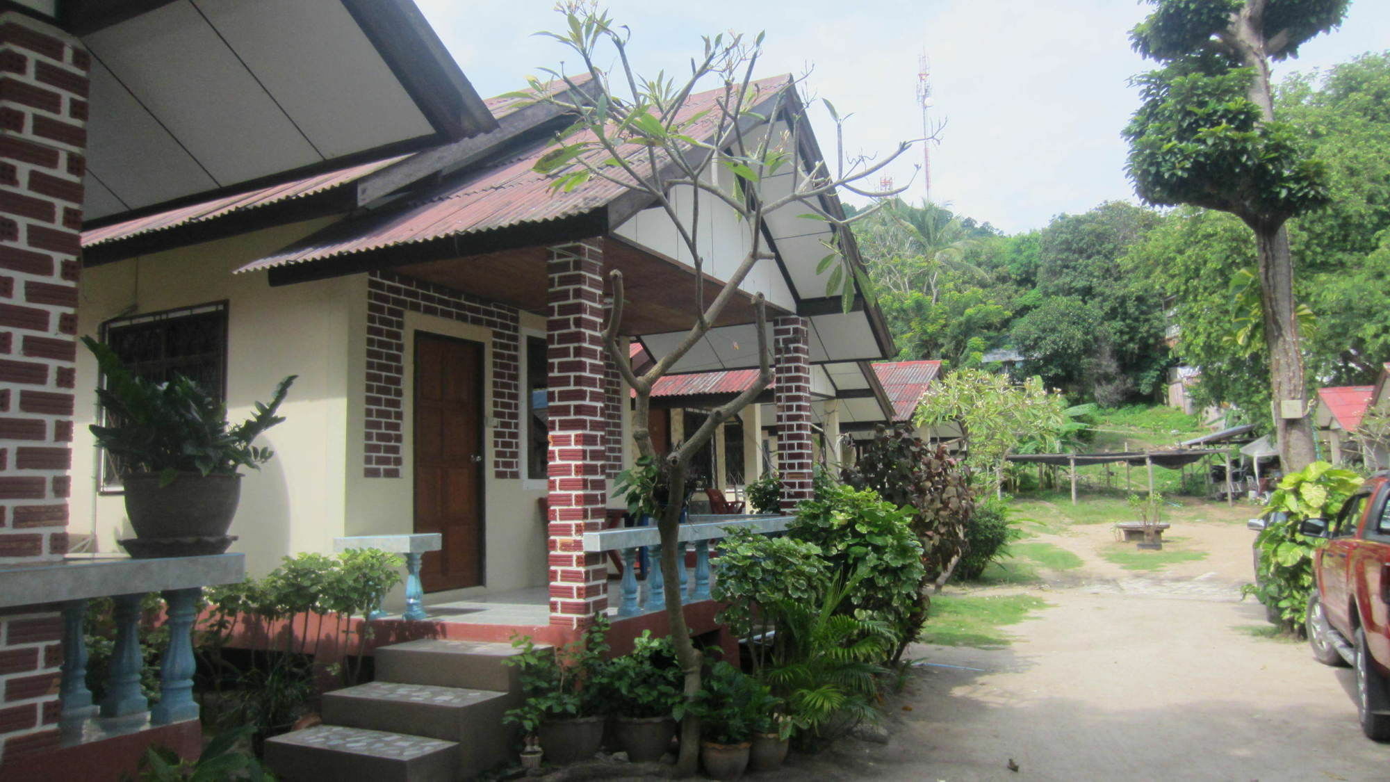 Charung Beach Haad Rin Exterior photo